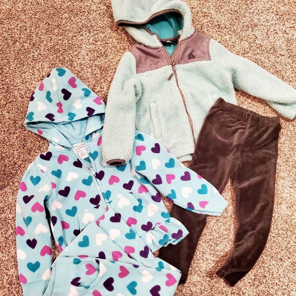 Girls fall/winter fleece lot size 4T